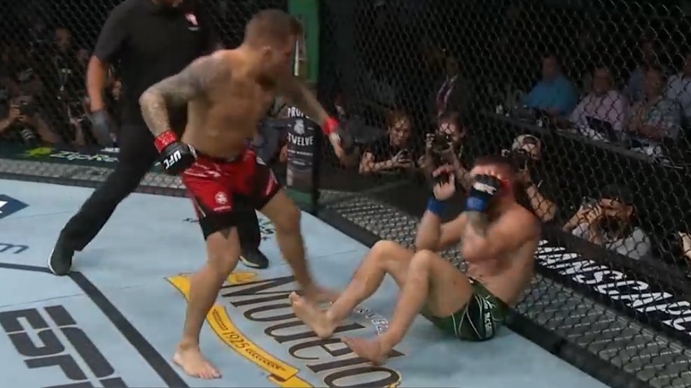 Kết quả UFC 264: Conor McGregor bị lật mắt cá chân, Dustin Poirier giành chiến thắng TKO - Ảnh 2