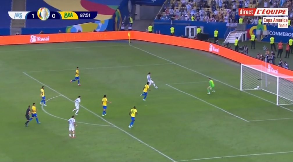 Messi hóa Lukaku, bỏ lỡ cơ hội vàng ‘kết liễu’ Brazil - Ảnh 2