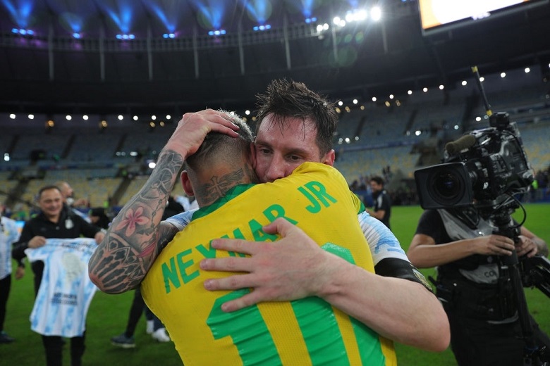 Neymar khóc nức nở trong ngày Brazil ngậm ngùi nhìn Argentina vô địch - Ảnh 4