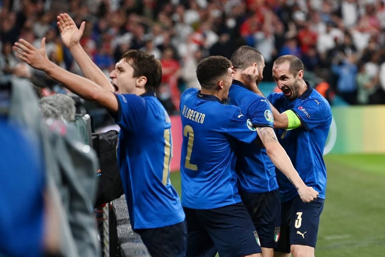 Chùm ảnh: Italia nâng cúp trên thánh địa Wembley, người Anh sụp đổ giấc mơ đưa ‘bóng đá trở về nhà’ - Ảnh 2