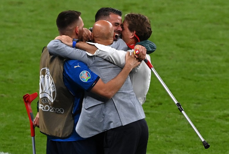 Chùm ảnh: Italia nâng cúp trên thánh địa Wembley, người Anh sụp đổ giấc mơ đưa ‘bóng đá trở về nhà’ - Ảnh 4