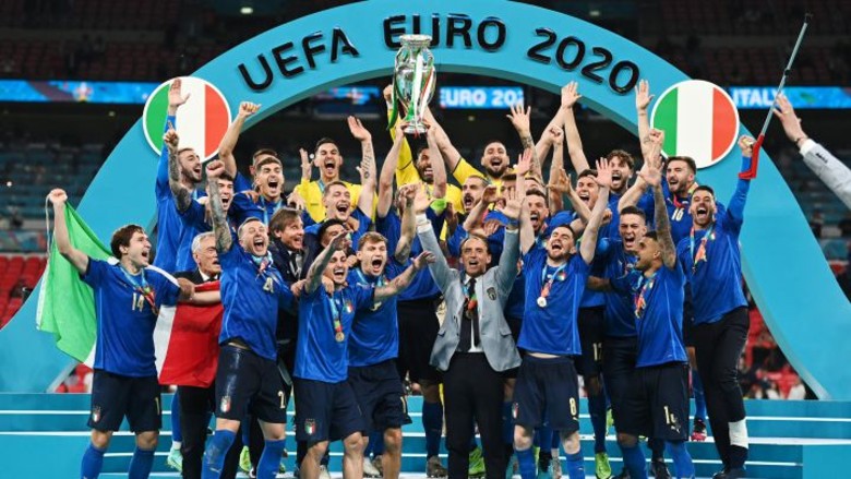 Chùm ảnh: Italia nâng cúp trên thánh địa Wembley, người Anh sụp đổ giấc mơ đưa ‘bóng đá trở về nhà’ - Ảnh 6