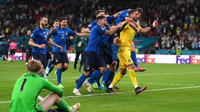 Chùm ảnh: Italia nâng cúp trên thánh địa Wembley, người Anh sụp đổ giấc mơ đưa ‘bóng đá trở về nhà’ - Ảnh 8