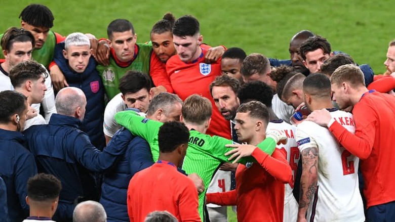 Chùm ảnh: Italia nâng cúp trên thánh địa Wembley, người Anh sụp đổ giấc mơ đưa ‘bóng đá trở về nhà’ - Ảnh 10