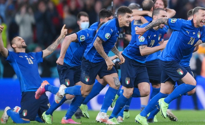 Italia 'vô địch EURO' về số lần phạm lỗi và nhận thẻ vàng - Ảnh 1