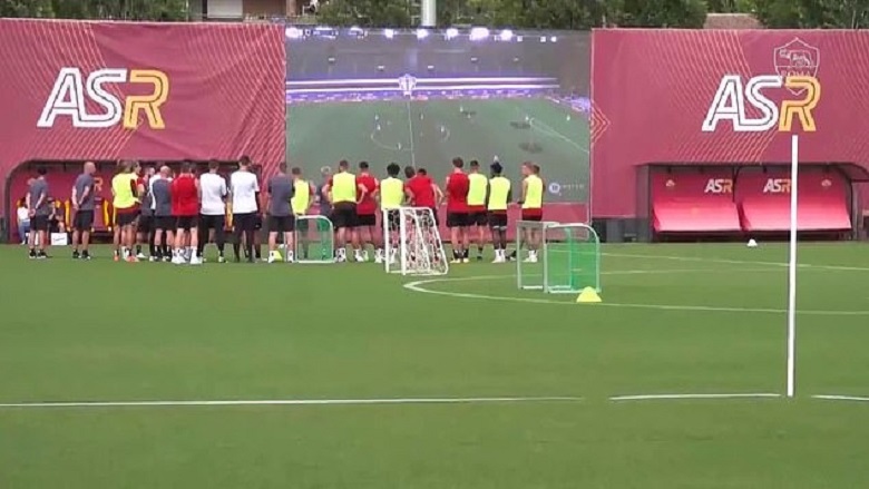 Mourinho dùng drone soi lỗi từng cầu thủ Roma trong buổi tập - Ảnh 2
