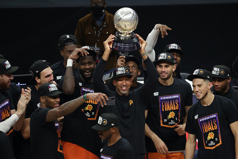 Chuyên gia ESPN cho rằng Phoenix Suns vào được NBA Finals 2021 nhờ may mắn - Ảnh 1