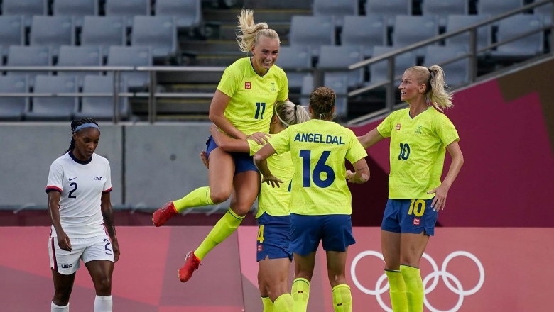Bóng đá nữ Olympic Tokyo: Thua bẽ bàng Thụy Điển, ĐT Mỹ đứt mạch 44 trận bất bại - Ảnh 1