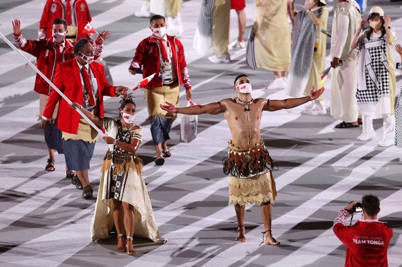 Pita Taufatofua, người cầm cờ Tonga cởi trần ‘hot’ nhất lễ khai mạc Olympic Tokyo 2021 - Ảnh 4