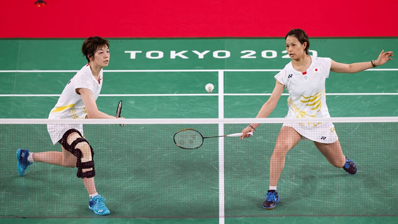 Thiên tài cầu lông Nhật Bản phải nẹp chân để thi đấu ở Olympic Tokyo 2021 - Ảnh 2