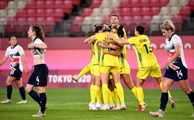Bóng đá nữ Olympic Tokyo 2021: Rượt đuổi tỉ số ngoạn mục, Australia tiễn Anh rời Thế vận hội - Ảnh 1