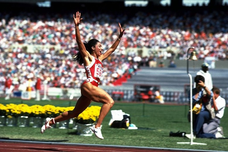 Điền kinh Olympic 2021: Phận đời bi thảm của người phụ nữ chạy nhanh nhất hành tinh - Ảnh 1