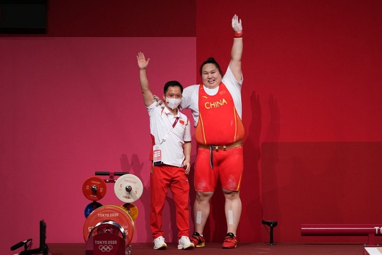 Nữ đô cử 21 tuổi phá 3 kỷ lục Olympic, giúp Trung Quốc duy trì thế thống trị ở môn cử tạ - Ảnh 1
