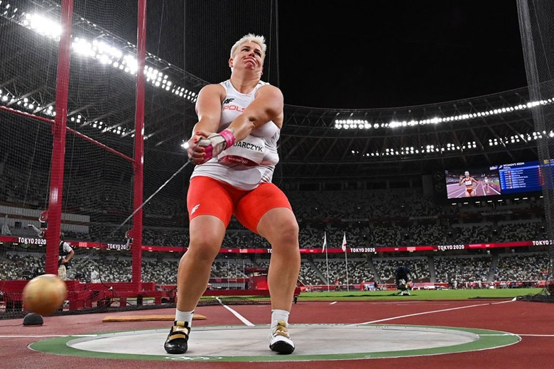 VĐV ném búa Ba Lan trở thành nữ VĐV đầu tiên trong lịch sử giành 3 HCV tại 3 kì Olympic liên tiếp - Ảnh 2