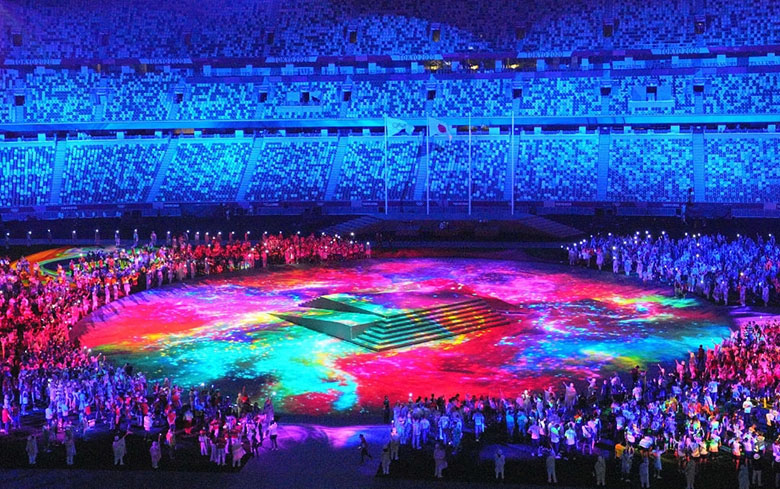 Chùm ảnh lễ bế mạc Olympic Tokyo 2021: Ấm cúng nhưng vẫn rực rỡ sắc màu - Ảnh 5