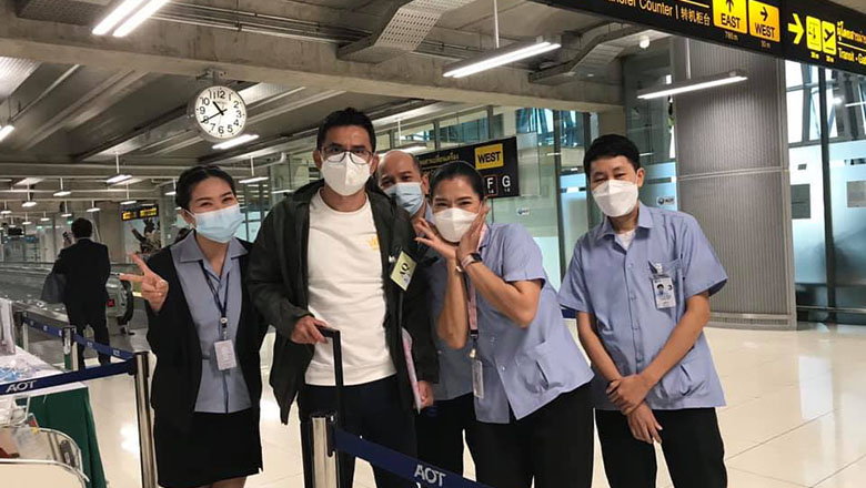 HLV Kiatisuk đã về đến Thái Lan sau hành trình ‘bão táp’ - Ảnh 1