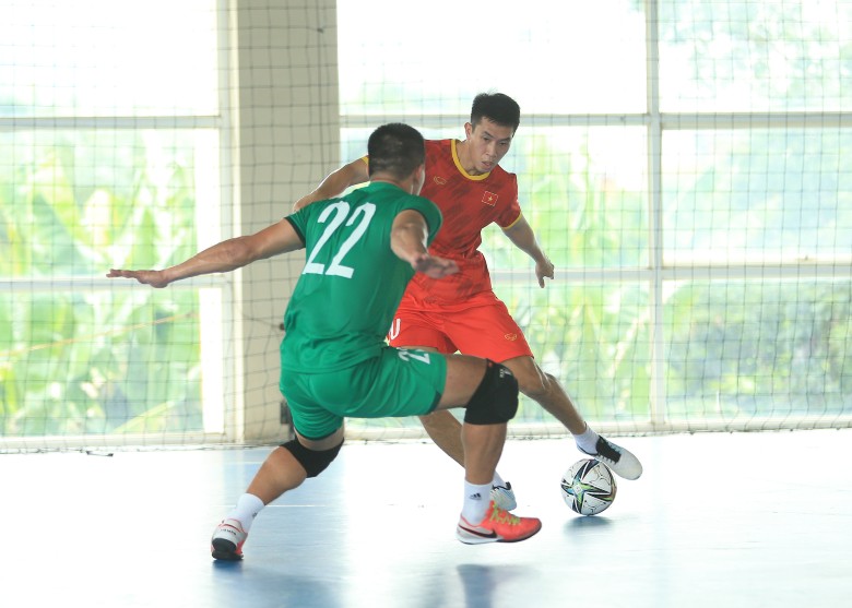 ĐT Việt Nam cạnh tranh gắt gao để tìm ra 17 cầu thủ dự VCK futsal World Cup 2021 - Ảnh 1