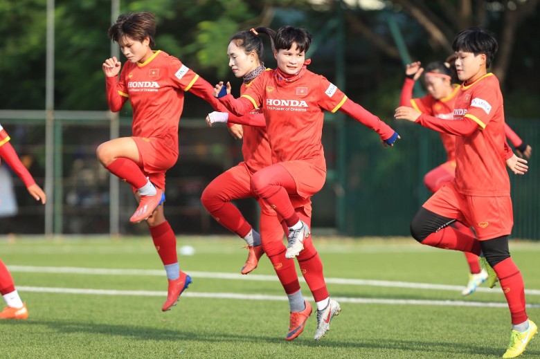 ĐT nữ Việt Nam đá tập với đội U15 futsal nam để chuẩn bị cho VL châu Á - Ảnh 2