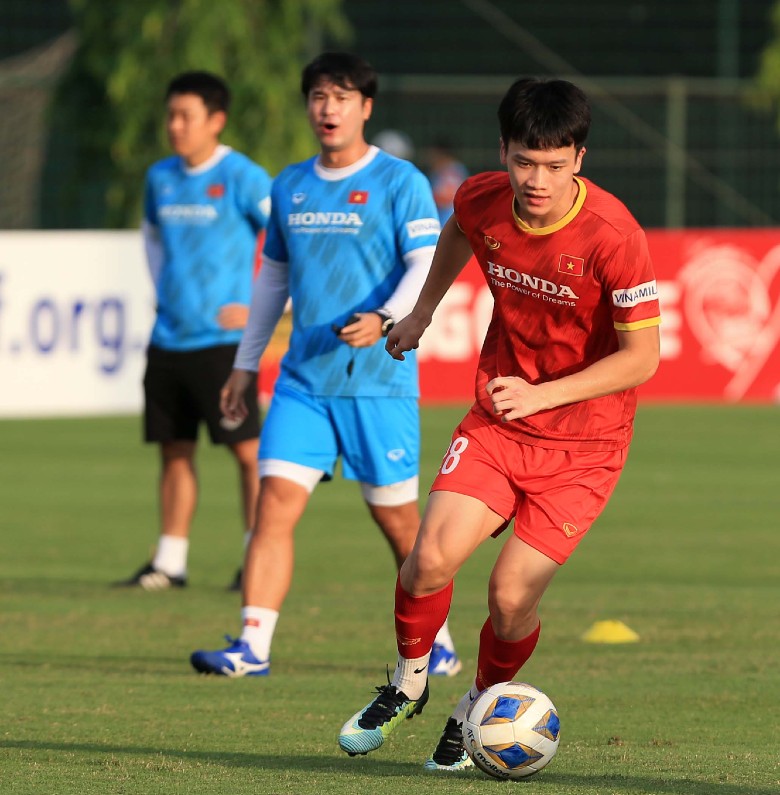 Hoàng Đức: Đội tuyển Việt Nam phải cải thiện thể lực để thi đấu với các đội bóng hàng đầu châu Á - Ảnh 2