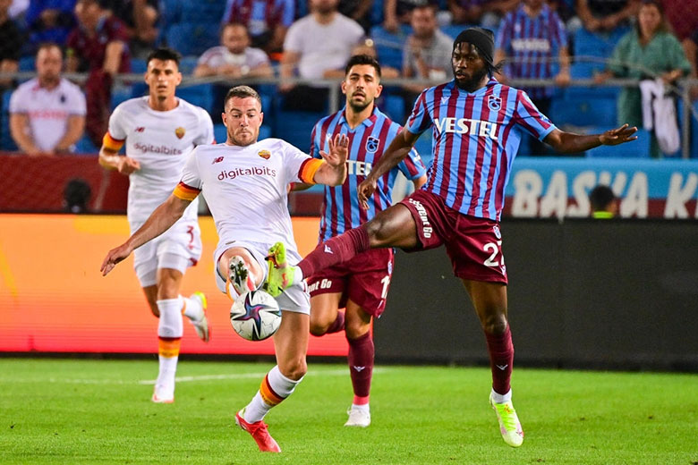 Tiền đạo Uzbekistan tiếp tục lập công, Roma thắng nhọc nhằn Trabzonspor - Ảnh 2