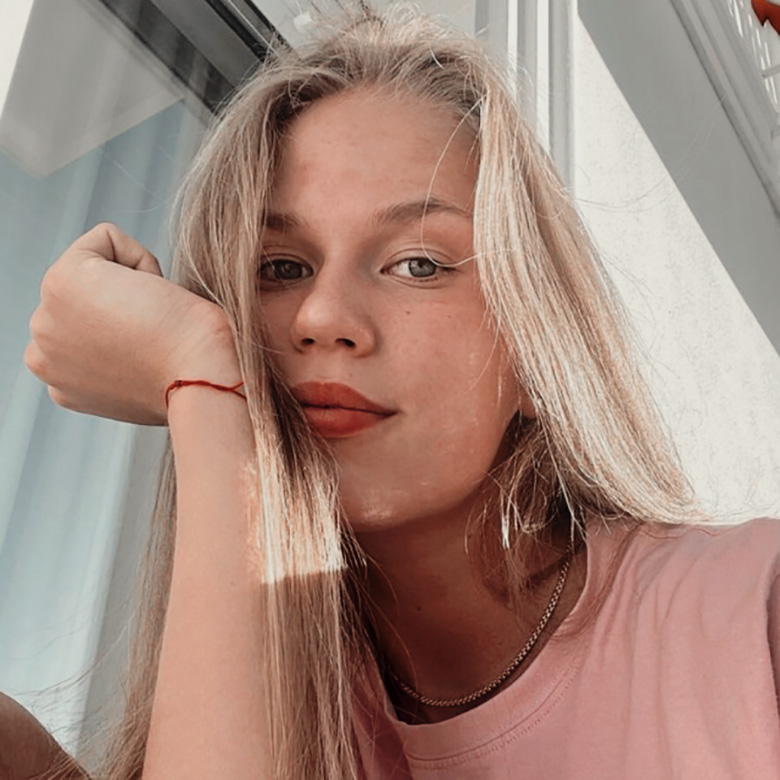 Gặp gỡ thiên thần 17 tuổi Arina Fedorovtseva, niềm hy vọng của ĐT Nga tại giải bóng chuyền nữ VĐ châu Âu 2021 - Ảnh 1