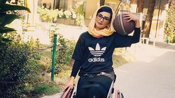 Hành trình chạy trốn khỏi Taliban của nữ VĐV bóng rổ Afghanistan  - Ảnh 4