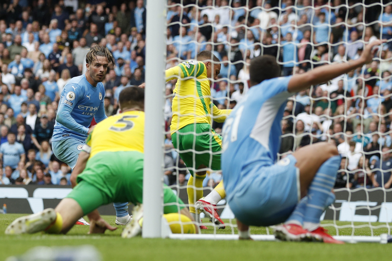 Video bàn thắng Man City vs Norwich: Grealish không cần sút vẫn lập công, Tim Krul phản lưới nhà - Ảnh 2