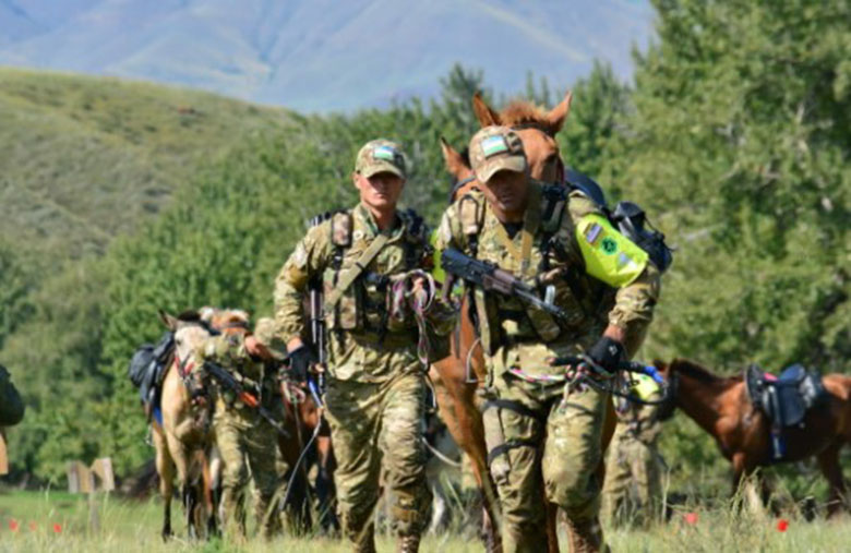 Đội ky binh tham gia vào cuộc đua kéo dài 2 ngày tại Army Games 2021 - Ảnh 4