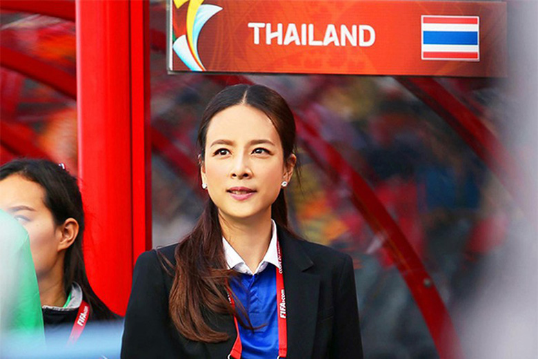 Chủ tịch LĐBĐ Thái Lan sẵn sàng nhường ghế cho 'Madam Pang' - Ảnh 1