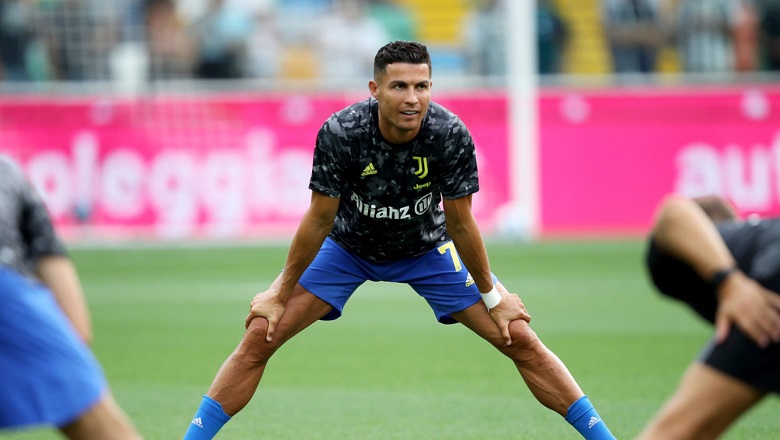 Man City từ chối trả tiền chuyển nhượng, chi lương bèo bọt cho Ronaldo - Ảnh 1