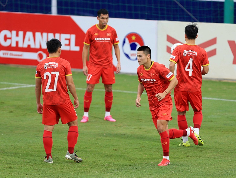 Bài tủ của HLV Park Hang Seo ở vòng loại World Cup 2022: Xuân Trường đá phạt, tiền đạo... Thành Chung - Ảnh 1