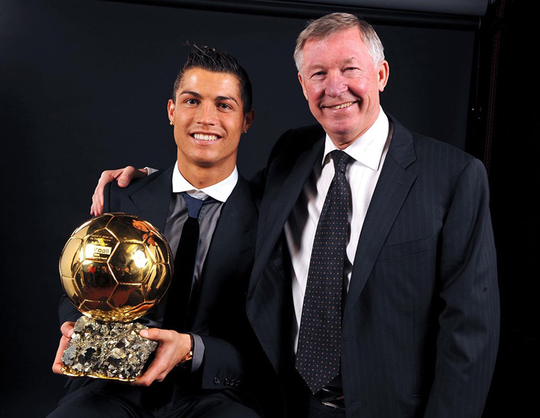 Ronaldo bỏ Man City, chọn MU sau buổi nói chuyện với Sir Alex Ferguson - Ảnh 1