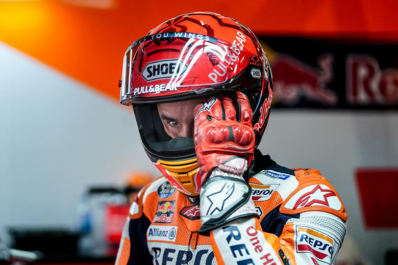 Marc Marquez 'xòe' xe, văng xa hơn 100m trên đường đua MotoGP - Ảnh 1