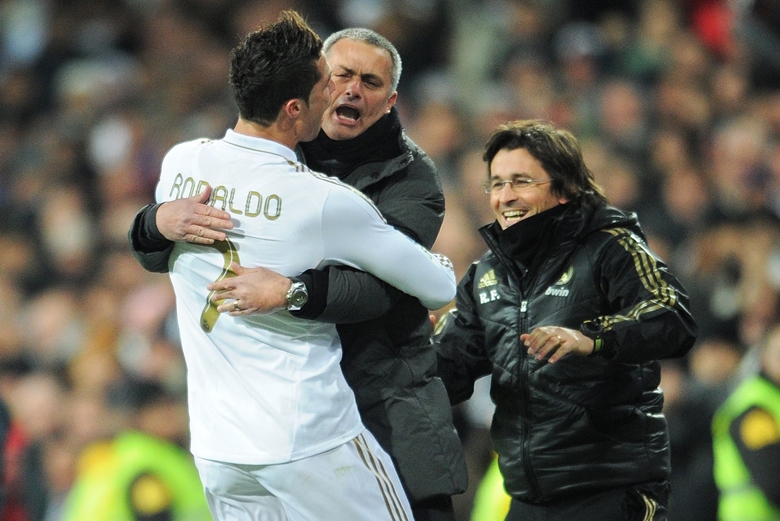 Mourinho nói về chuyện Ronaldo 'về nhà': Làm kinh tế tốt! - Ảnh 1
