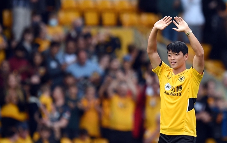Wolves tổ chức lễ ra mắt cho tân binh người Hàn Quốc trước trận gặp MU - Ảnh 1
