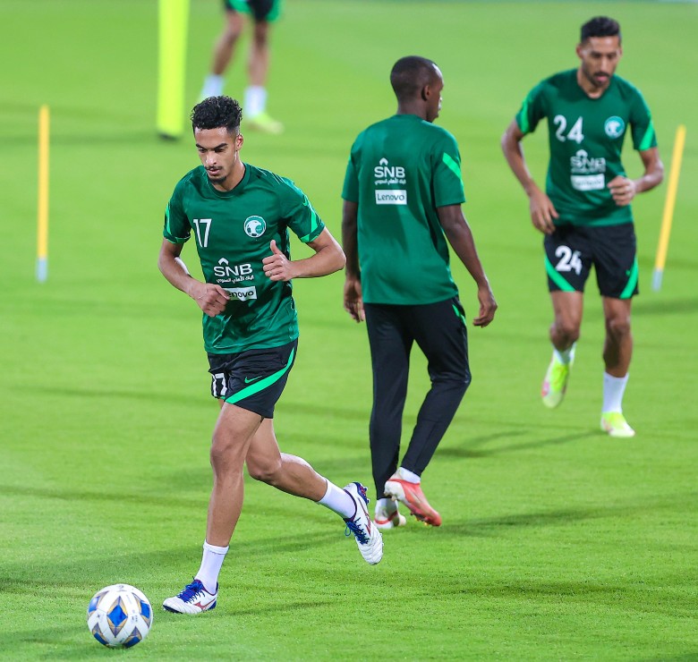 Đội trưởng Saudi Arabia được cho phép tạm rời đội tuyển - Ảnh 1