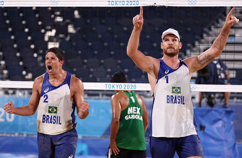Bóng chuyền bãi biển Brazil tan đàn xẻ nghé sau Olympic Tokyo - Ảnh 1