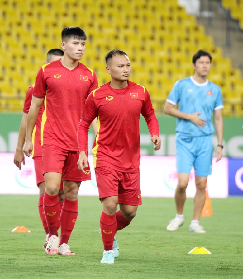 Chùm ảnh: ĐT Việt Nam tập làm quen sân thi đấu chính cho trận gặp Saudi Arabia - Ảnh 6