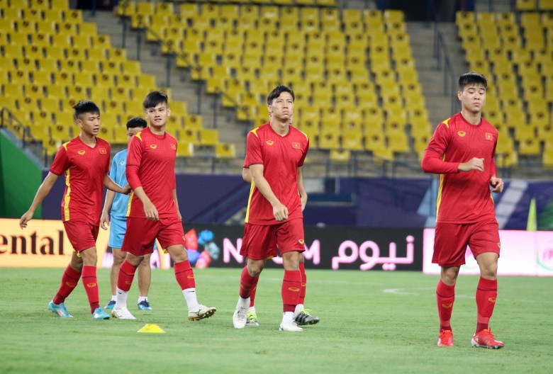 Chùm ảnh: ĐT Việt Nam tập làm quen sân thi đấu chính cho trận gặp Saudi Arabia - Ảnh 7