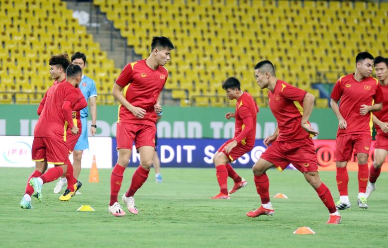 Chùm ảnh: ĐT Việt Nam tập làm quen sân thi đấu chính cho trận gặp Saudi Arabia - Ảnh 9