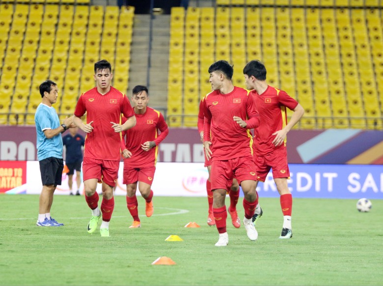Chùm ảnh: ĐT Việt Nam tập làm quen sân thi đấu chính cho trận gặp Saudi Arabia - Ảnh 12