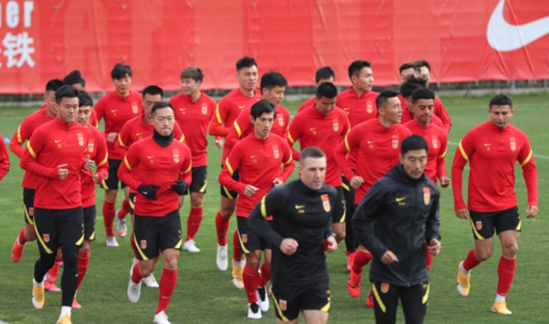 Phóng viên Trung Quốc: ‘Cả tuyển Việt Nam và Trung Quốc đều khó giành điểm ở lượt đầu tiên’ - Ảnh 1