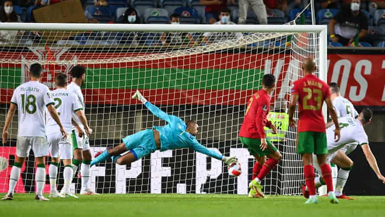 Video bàn thắng Bồ Đào Nha vs Ireland: Ronaldo cứu rỗi Selecao - Ảnh 1