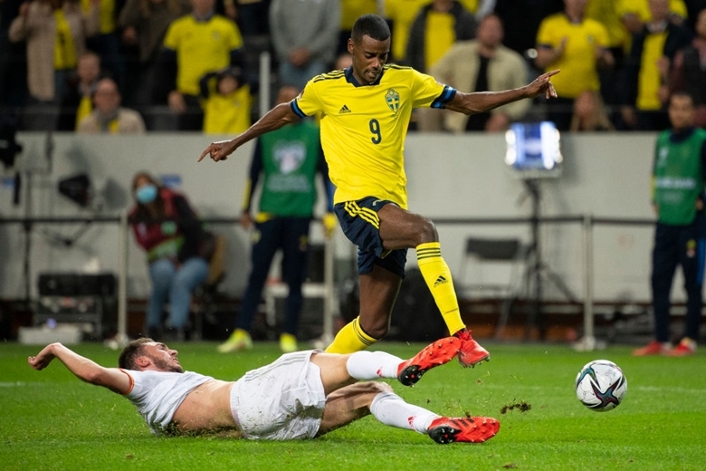 Video bàn thắng Thụy Điển vs Tây Ban Nha: 'La Roja' bị gỡ hòa sau chưa đầy 1 phút - Ảnh 2