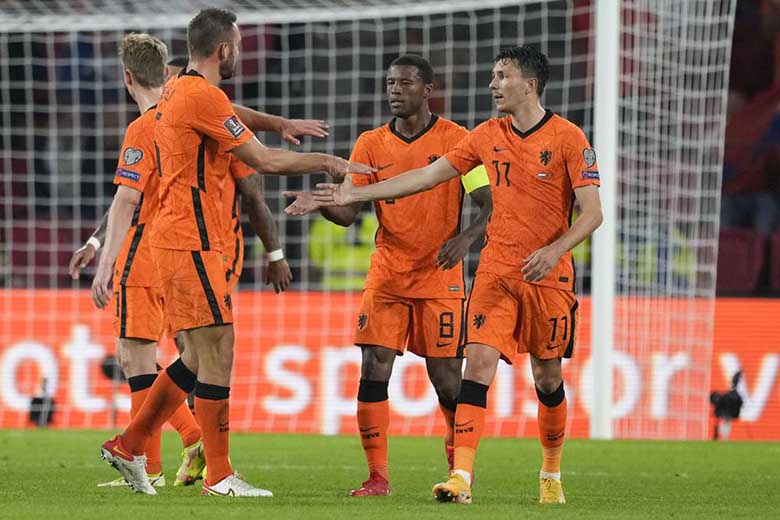 Video bàn thắng Hà Lan vs Montenegro: Chiến thắng đầu tay dưới thời Van Gaal - Ảnh 1