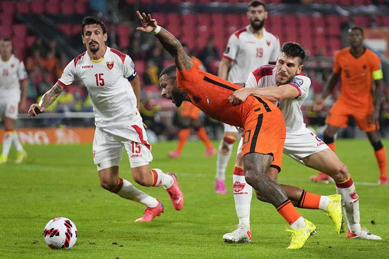 Video bàn thắng Hà Lan vs Montenegro: Chiến thắng đầu tay dưới thời Van Gaal - Ảnh 2