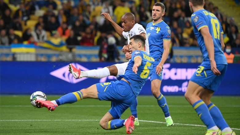 Video bàn thắng Ukraine vs Pháp: Martial nổ súng, Gà trống chật vật giành 1 điểm - Ảnh 2