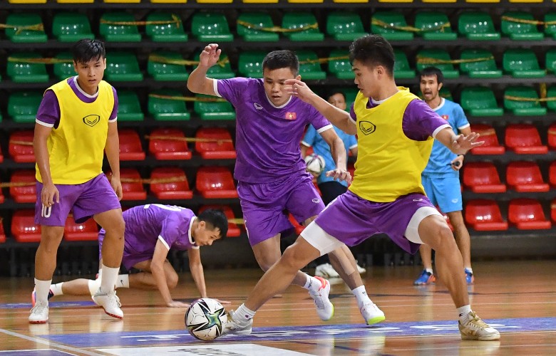 ĐT futsal Việt Nam tập buổi đầu tiên tại Lithuania, đá giao hữu với Morocco vào tối nay - Ảnh 1