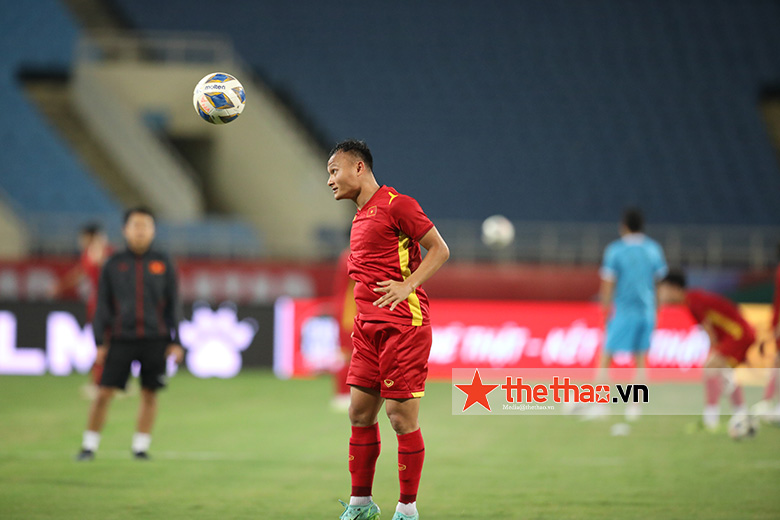 ĐT Việt Nam luyện bóng bổng trong buổi tập cuối trước trận gặp Australia - Ảnh 1