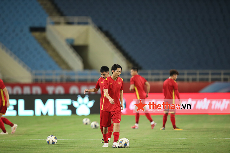 ĐT Việt Nam luyện bóng bổng trong buổi tập cuối trước trận gặp Australia - Ảnh 8